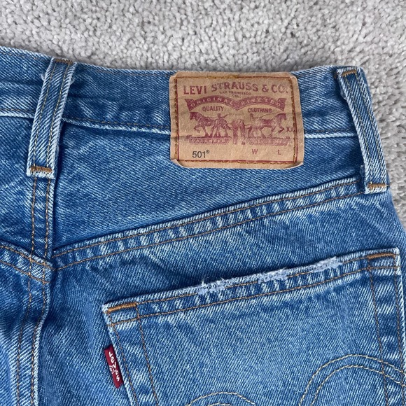 Levis 501 Jeans Womens 24x30 Blue Distressed Denim Button Fly High‎ Rise Pants - Picture 13 of 16